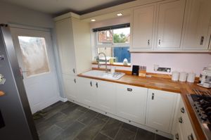 Kitchen- click for photo gallery